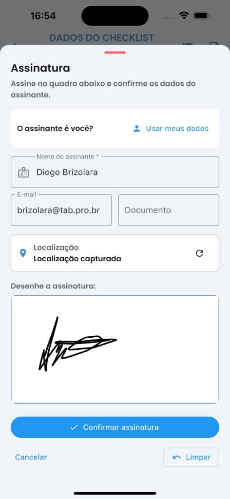 Tela de assinatura com nome do assinante, localização capturada e assinatura desenhada
